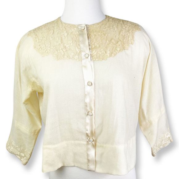 Saks Fifth Avenue Other - Vintage 1960's Ivory Wool Crepe Saks Fifth Avenue Bed Jacket